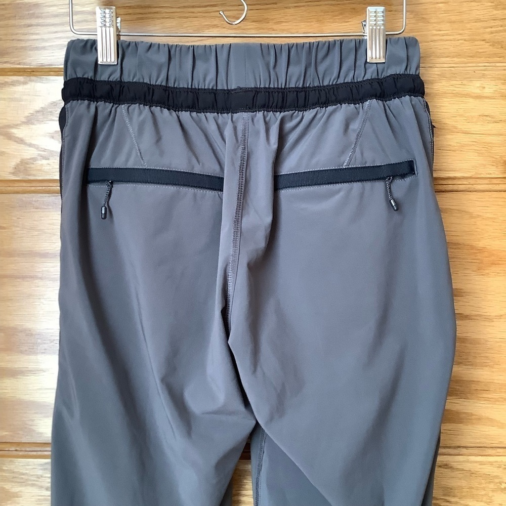 LULULEMON Gray Run Bandit Track Pant Gorpcore Jogger Parachute Size 4 - Picture 8 of 13